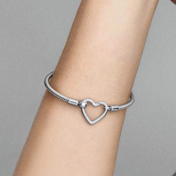 Pandora Moments Heart Closure Snake Chain Bracelet Sterling Silver Size 7.5 IN - Picture 2 of 10